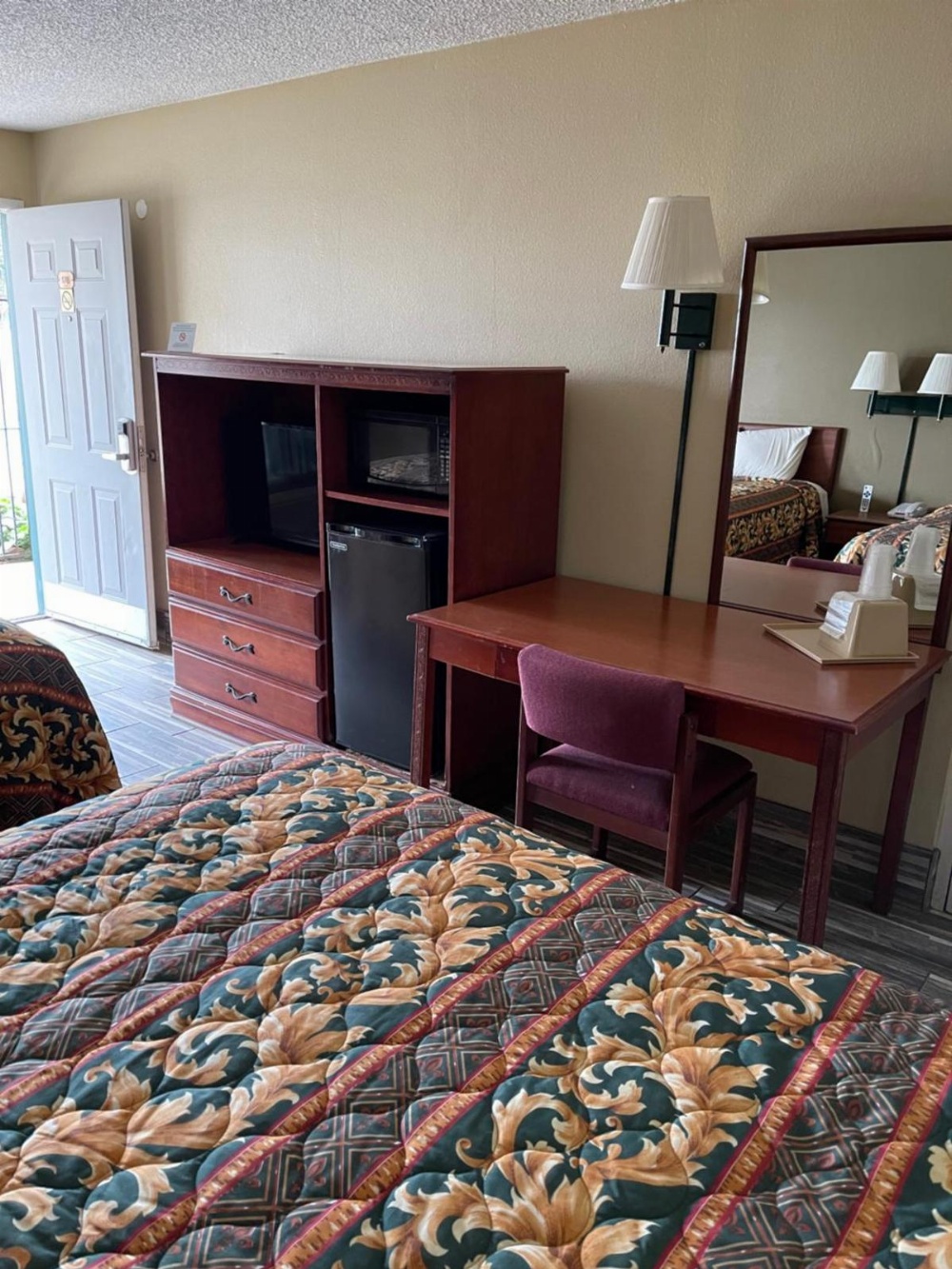 Plaza Inn Main image