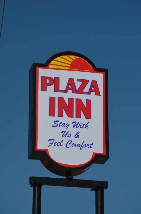 Plaza Inn image 4