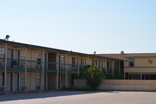 Plaza Inn image 12