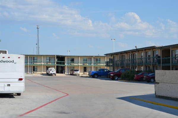 Plaza Inn image 11